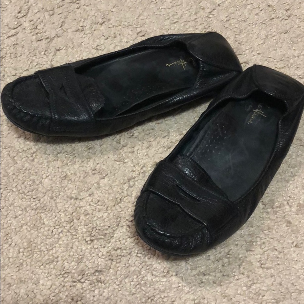 Cole hann Nike air women’s flats